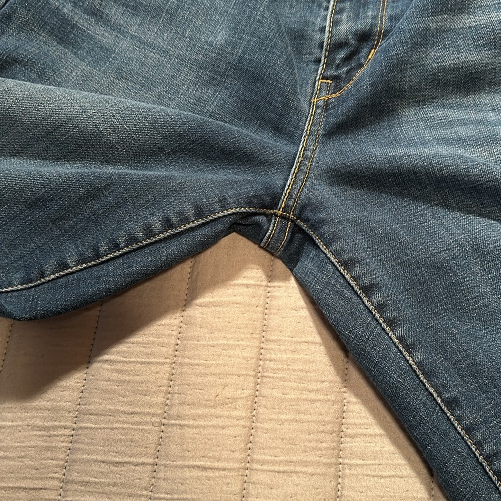 Levi Demi curve classic bootcut, size 12 or 31 - Picture 14 of 16